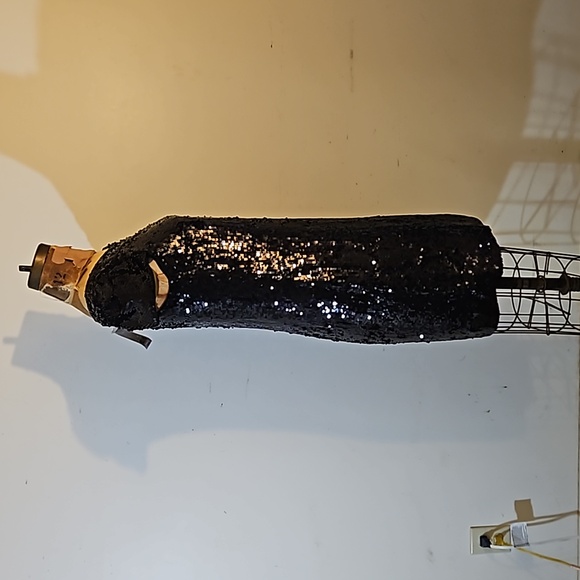 Sequins anyone?   Darling NWT Banana Republic size 4 dress - Picture 7 of 13